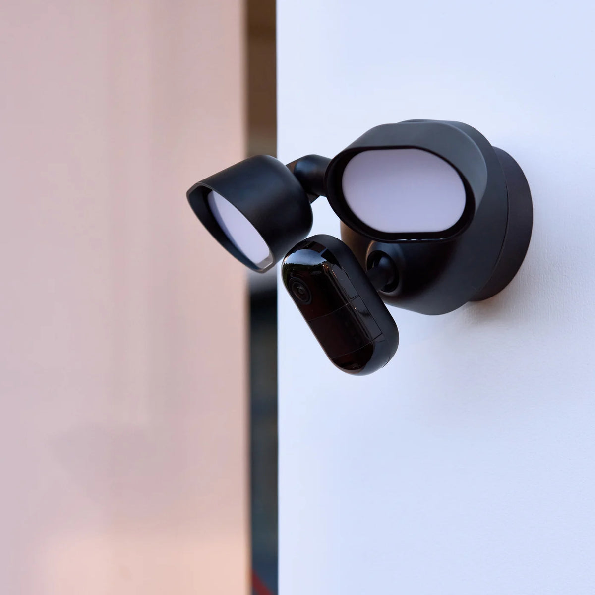 Arlo Wired Floodlight Camera - Home Security Camera with 2K Video - Black